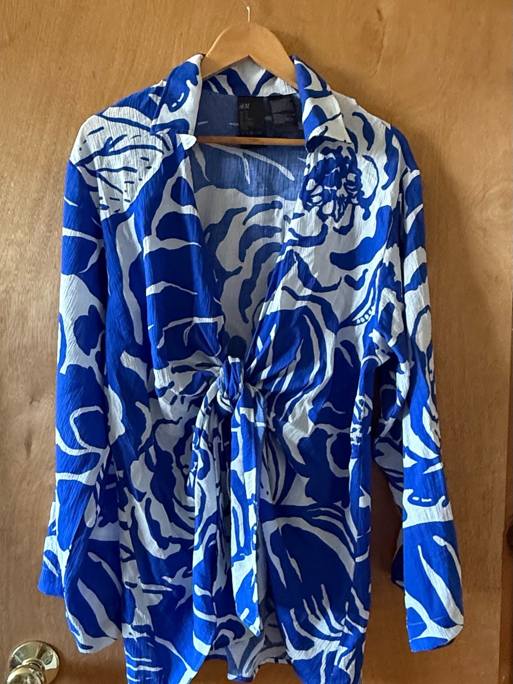 H&M Blue & White Floral Knit Top